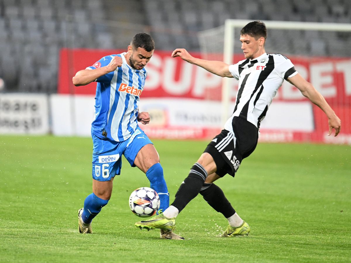 U Cluj - Universitatea Craiova 2-1 » Scapă decisiv FCSB? Zajkov i-a îngropat pe olteni în gazonul „subacvatic” de pe Cluj Arena și îi furnizează campioanei mingea de titlu
