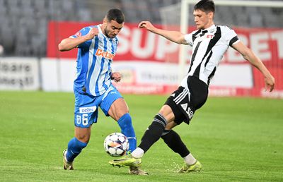 U Cluj - Universitatea Craiova 2-1 » Scapă decisiv FCSB? Zajkov i-a îngropat pe olteni în gazonul „subacvatic” de pe Cluj Arena și îi furnizează campioanei mingea de titlu