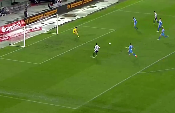 Cum să ratezi asa? Fază incredibilă în debut de meci la U Cluj - Universitatea Craiova. Adversarii s-au răzbunat imediat