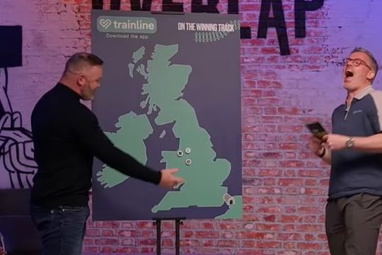 Wayne Rooney a rămas corigent la examenul de geografie în fața lui Jamie Carragher / Foto: X