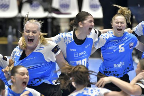 Crina Pintea, pivotul de la CSM București, a fost extrem de fericită după victoria cu Esbjerg, scor 37-27/ foto Cristi Preda (GSP)