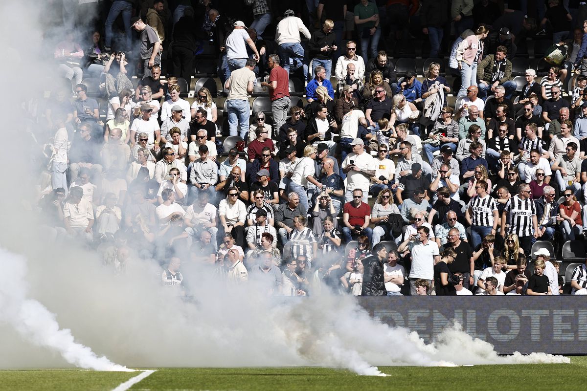 Haos total în tribune la Heracles - Volendam