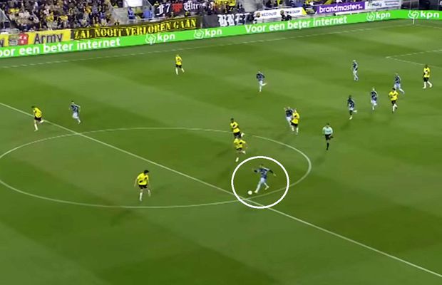 Gol istoric: puștiul lui Ajax a luat mingea la mijlocul terenului și a driblat până în poartă!