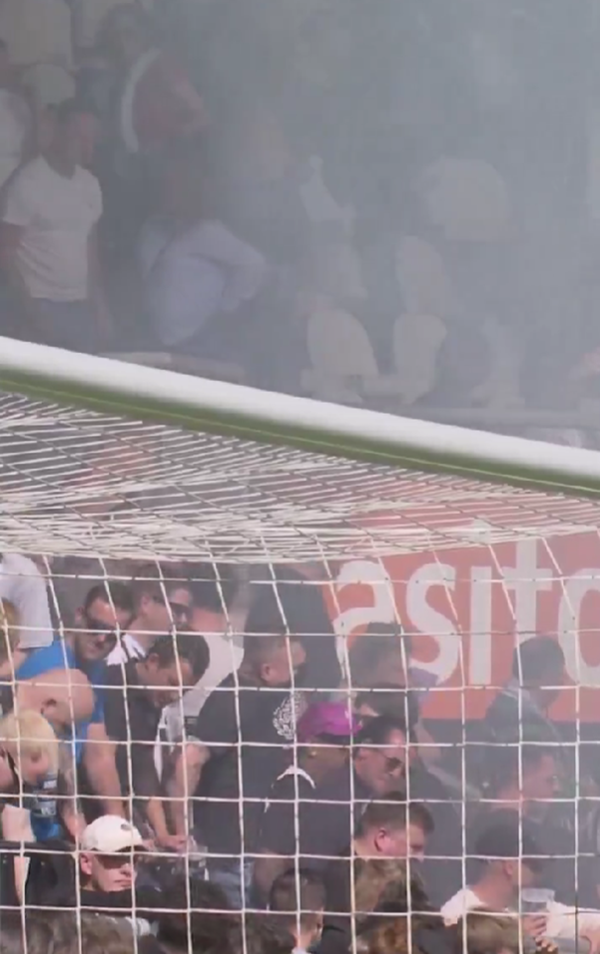 „Rușine!” » Derby-ul retrogradării a scăpat de sub control! Arbitrul a oprit meciul