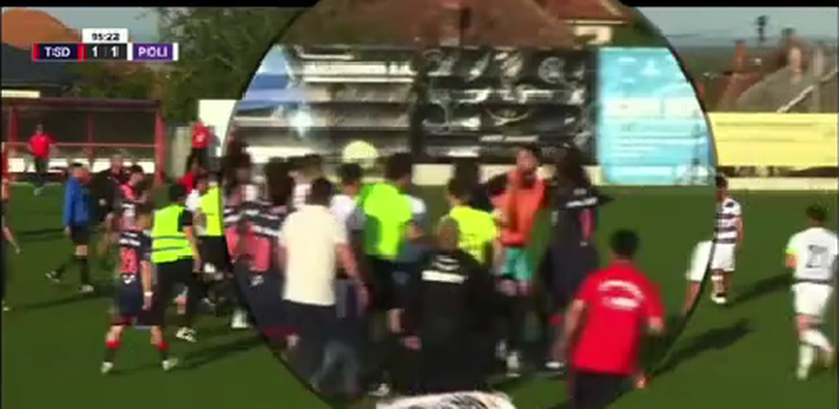 Imagini incredibile: Dan Alexa, repriză de box pe gazon!