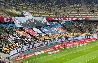 PCH și-a luat adio: scenografie in memoriam Mircea Lucescu, cu Hagi în peluza roș-albă » Giuleștenii au aplaudat!