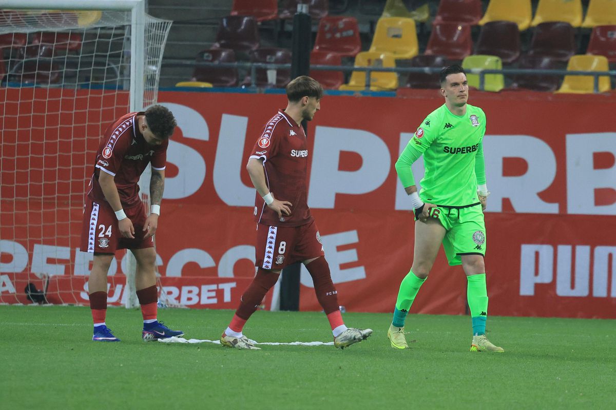 Marian Aioani s-a accidentat, Adrian Briciu a debutat pentru Rapid cu Dinamo