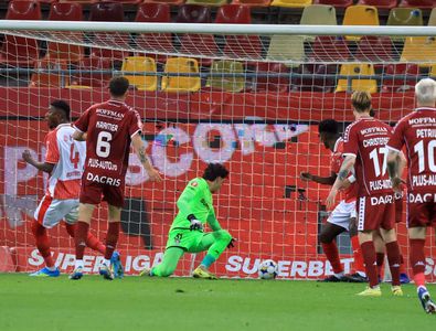 Dinamo - Rapid, derby pentru Europa » Deschidere de scor, Briciu scapă ...