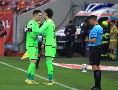 Dinamo - Rapid, derby pentru Europa » Aioani este schimbat în minutul 4