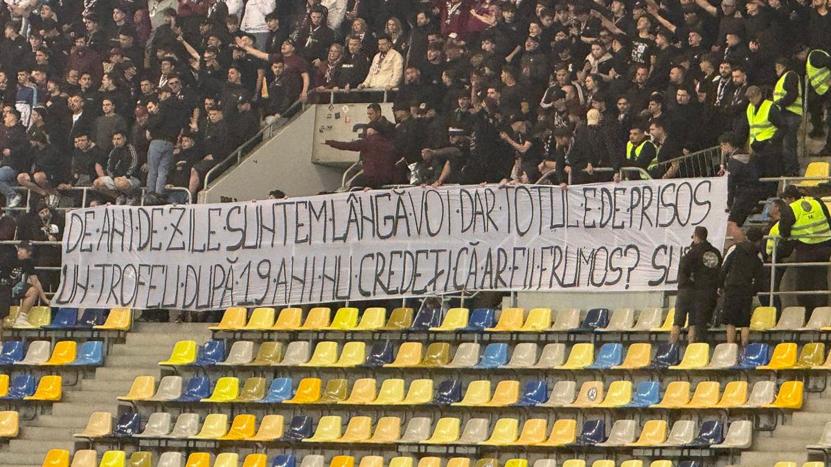 Bannere cu tentă rasistă în Dinamo - Rapid