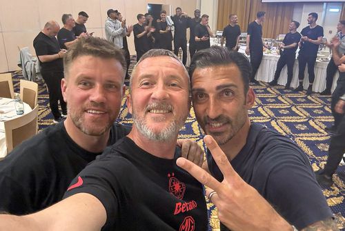 Mihai Pintilii, primul din stânga, alături de Mihai Stoica și Elias Charalambous // foto: Facebook @ Mihai Stoica