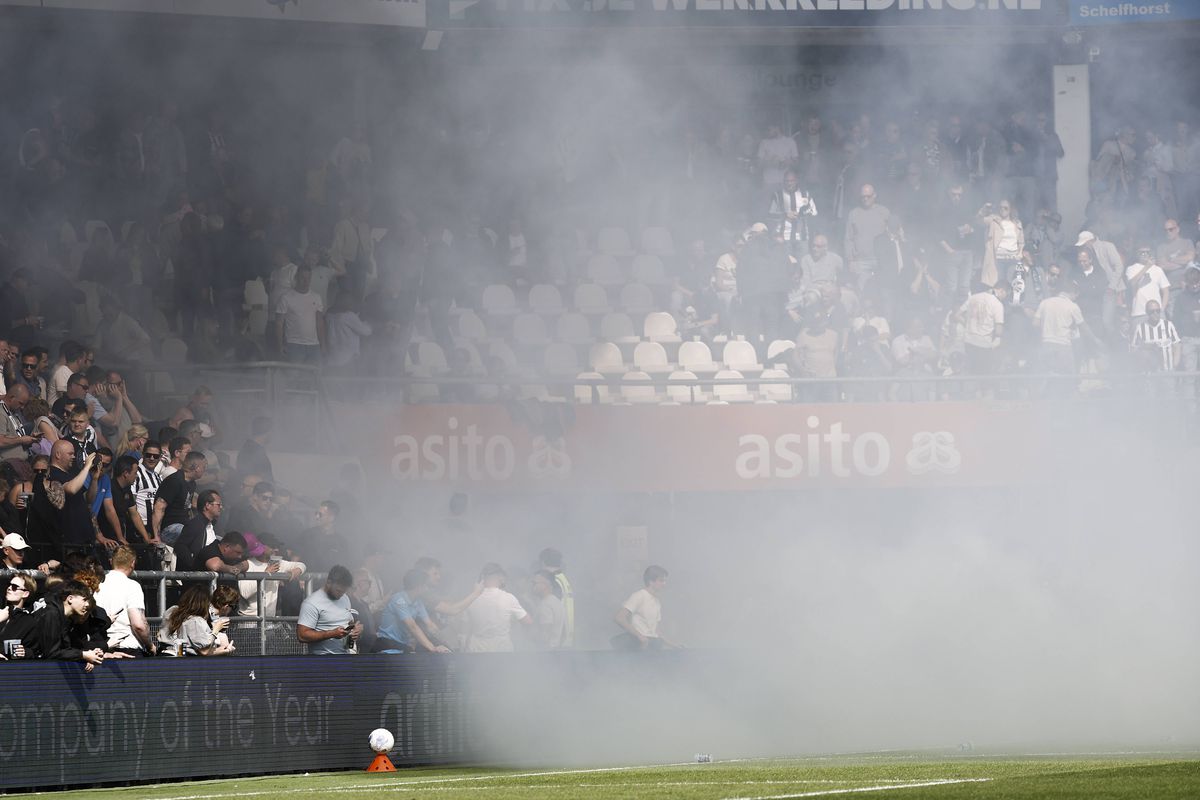 Haos total în tribune la Heracles - Volendam
