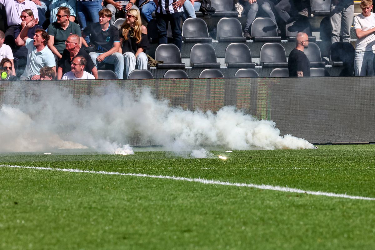 Haos total în tribune la Heracles - Volendam