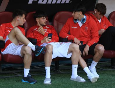 Dinamo - Rapid, derby pentru Europa » Echipele de start + cele mai tari cote