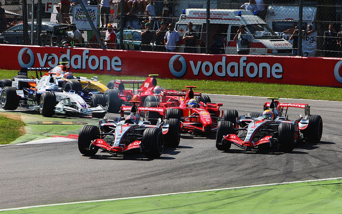 VIDEO Curba care a rupt relația Fernando Alonso - Lewis Hamilton! Dezvăluiri despre momentul care a distrus-o pe McLaren: „Acolo am început să pierdem campionatul”