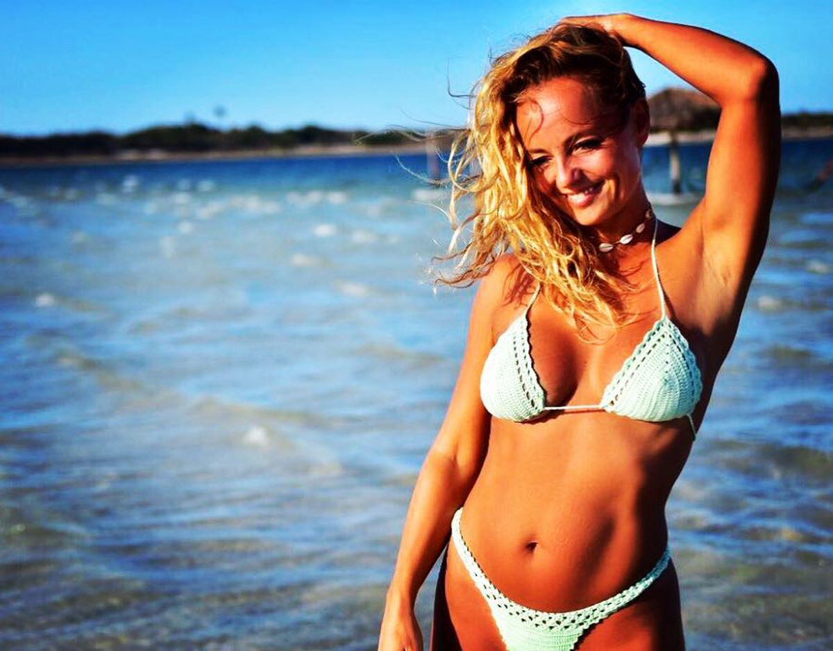 GALERIE FOTO La 40 de ani e mai hot ca niciodată! Fata de antrenor care a încins Instagramul cu ultima poză