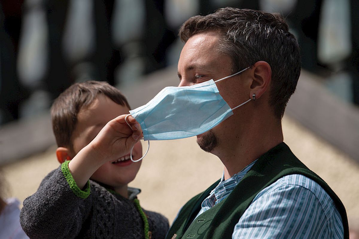 COVID-19. Ce amenzi riscă cei care nu poartă măști » Ce persoane sunt exceptate de la regulă