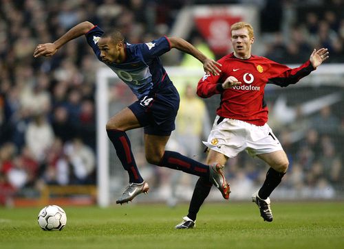 Henry într-un duel cu Manchester United FOTO: Guliver/GettyImages