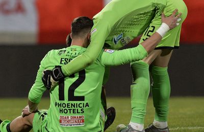 Uhrin a luat decizia: portarul cu 8 gafe mari în acest sezon apără poarta lui Dinamo în meciul decisiv cu U Cluj