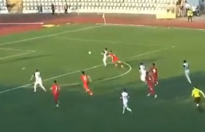 Fază scandaloasă la un baraj de promovare în Liga 2 » S-a petrecut sub ochii unuia dintre cei mai importanți oameni din FRF