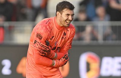 Florin Niță s-a accidentat și ratează „dubla” cu Kosovo și Elveția + Ce spune antrenorul lui Pardubice despre portarul român
