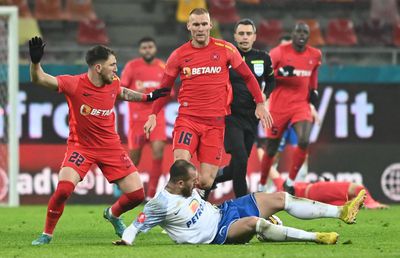 Îl face praf pe jucătorul dat afară de Becali: „Nu are loc la CFR sau Farul. Nu e un lider, nu poți să construiești în jurul lui”