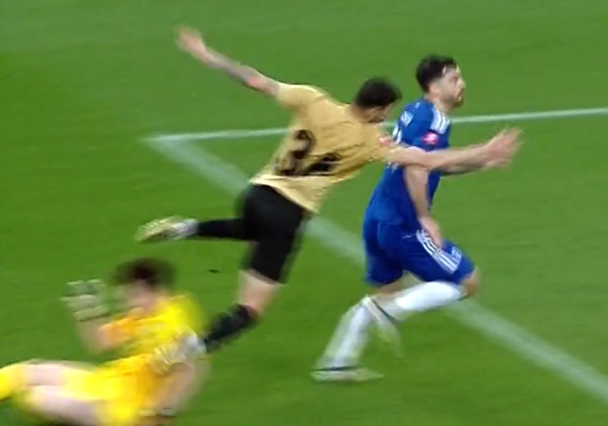 FCU Craiova - FC Voluntari 3-3 (5-4 la penalty-uri) » Craiova e în finala barajului pentru Europa după un meci nebun! Întorși de la 3-0, oltenii au câștigat la penalty-uri