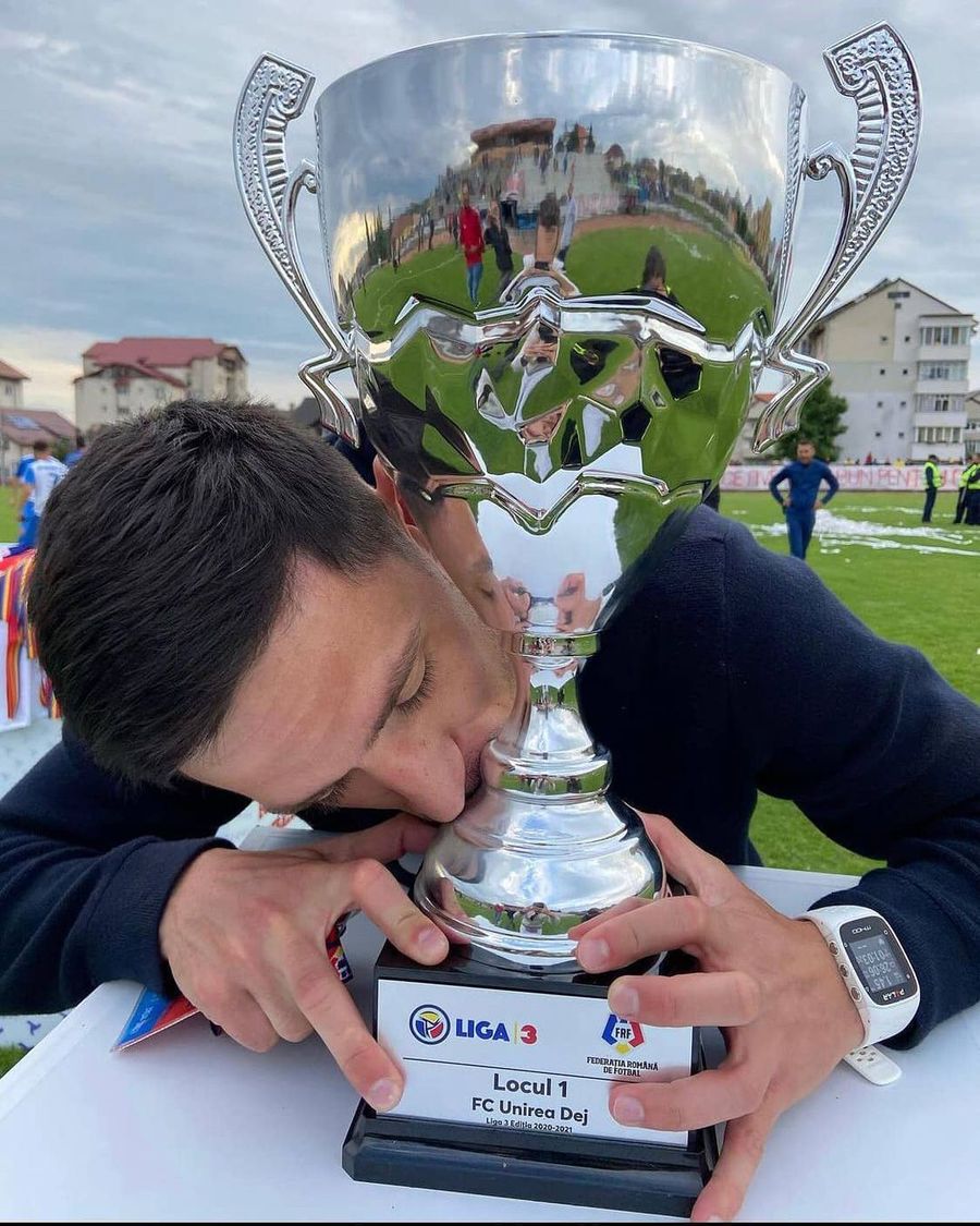 Bucuria promovării în Liga 2, în 2021 Totul despre „sezonul perfect” al lui Dragoș Militaru la Unirea Dej: „În acel moment le-am spus «Ceva o să se întâmple cu noi, nu se poate!»” + Licență, emoții și improbabila prelungire