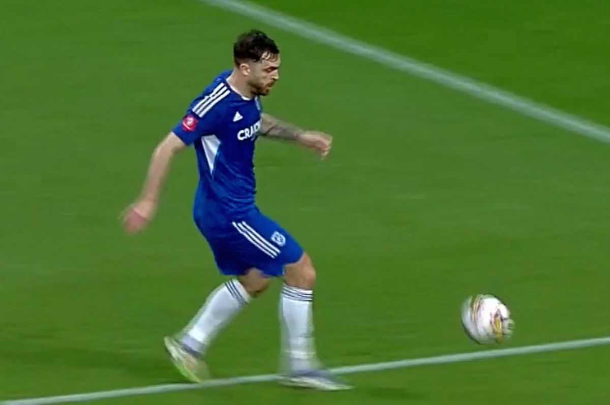 Erori incredibile în semifinala barajului » S-au făcut de râs la TREI goluri din faze care nu anunțau nimic