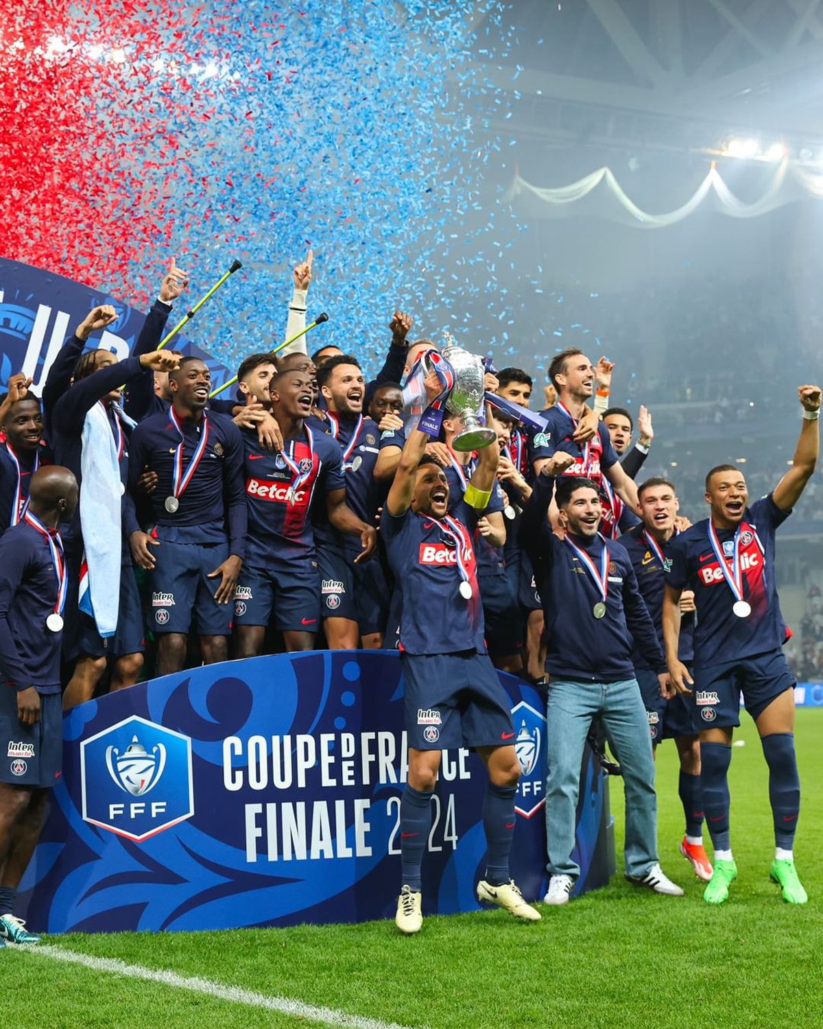 Kylian Mbappe și-a luat rămas bun de la PSG cu încă un trofeu: Cupa Franței