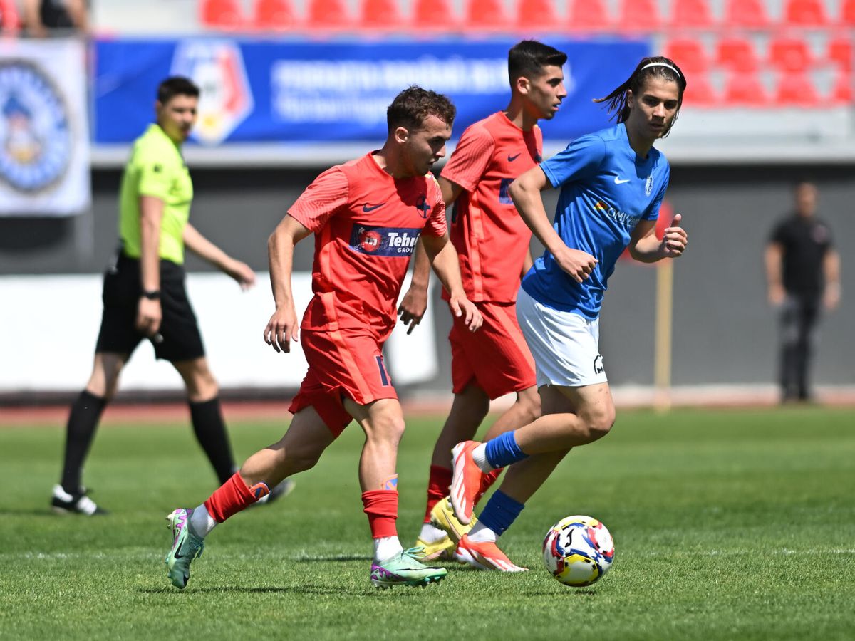 Tadej Pogacar a câştigat pentru prima dată Turul Italiei. În ultima etapă s-a impus Tim Merlier