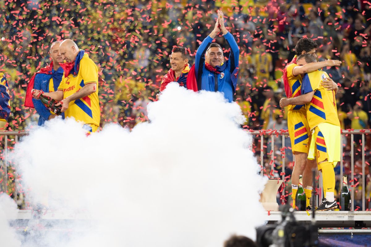 Imagini MEMORABILE cu Generația de Aur! „Mă uitam la Răducioiu, care plângea, Popescu plângea şi el... Plângeam toţi”