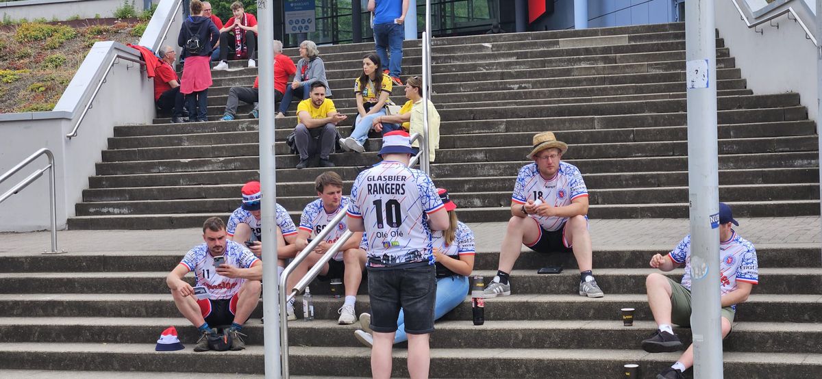 Cum arată o zi la Final Four-ul European League din Hamburg » Un detaliu frapează: imposibil de imaginat în România