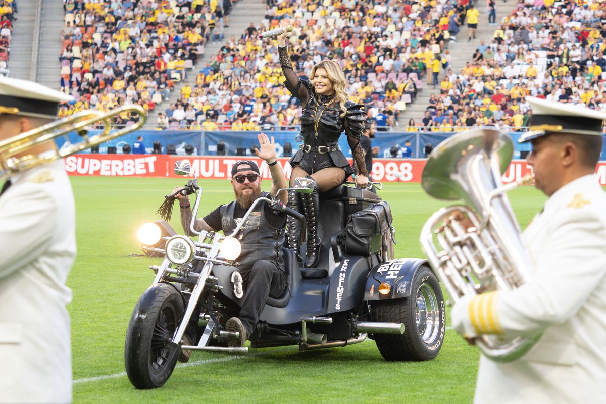 Loredana Groza, show de excepție pe Arena Națională! Apariție electizantă pe motocicletă și spectacol de zile mari
