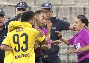 Caz șocant în finala Cupei Greciei » Arbitră escortată de poliție și alergată de jucători + Panathinaikos a înscris golul victoriei în ultimul minut al meciului
