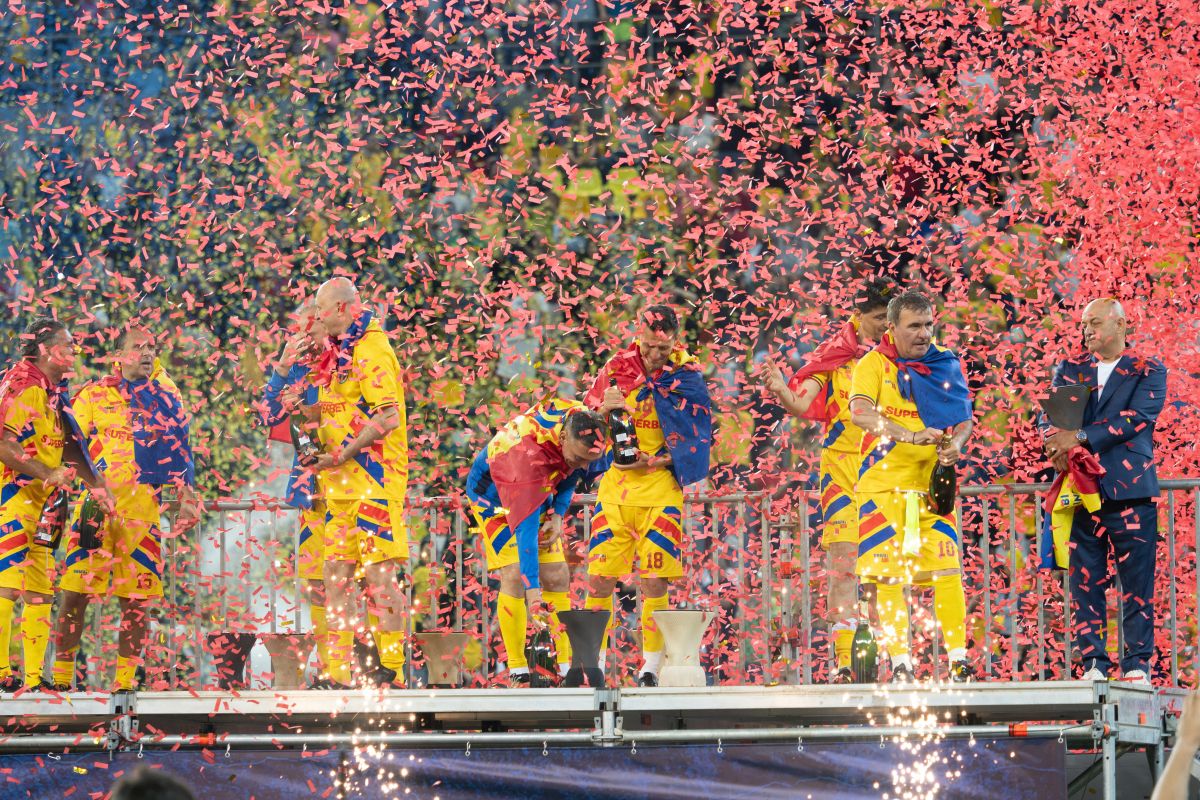 Imagini MEMORABILE cu Generația de Aur! „Mă uitam la Răducioiu, care plângea, Popescu plângea şi el... Plângeam toţi”