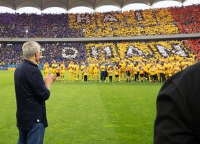 MVP-ul serii pe Arena Națională! Jose Mourinho a făcut mii de poze și a dat sute de autografe