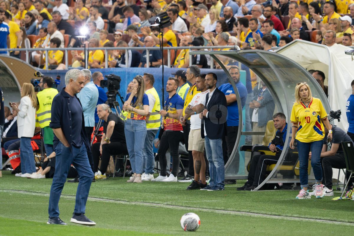 Teo Crăciunescu, arbitru retras din cauza unor grave probleme medicale, a fost prezent la meciul Generației de Aur