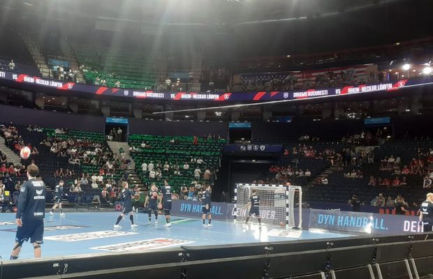 Au dat în mintea copiilor » Încălzire inedită la Hamburg, înainte de Dinamo - Rhein-Neckar Lowen