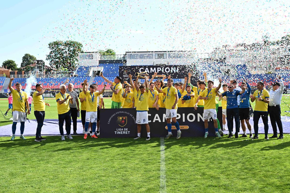 Tadej Pogacar a câştigat pentru prima dată Turul Italiei. În ultima etapă s-a impus Tim Merlier