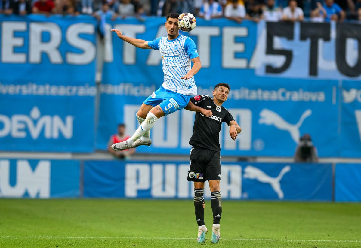 Trei decizii-cheie au dinamitat finalul din U Craiova - U Cluj » Marcel Bârsan a dictat două lovituri de la 11 metri și a anulat un gol. Verdictul specialistului