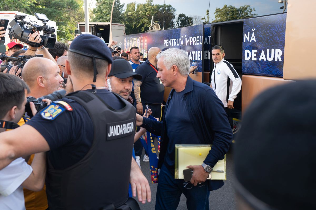 A apărut discursul lui Mourinho cu care i-a cucerit pe jucătorii Generației de Aur: „Două lucruri din inimă vă spun”