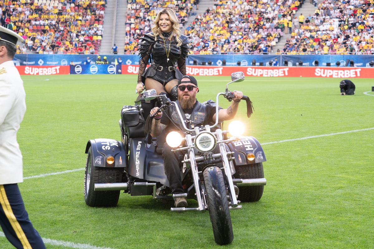 Loredana Groza, show de excepție pe Arena Națională! Apariție electizantă pe motocicletă și spectacol de zile mari