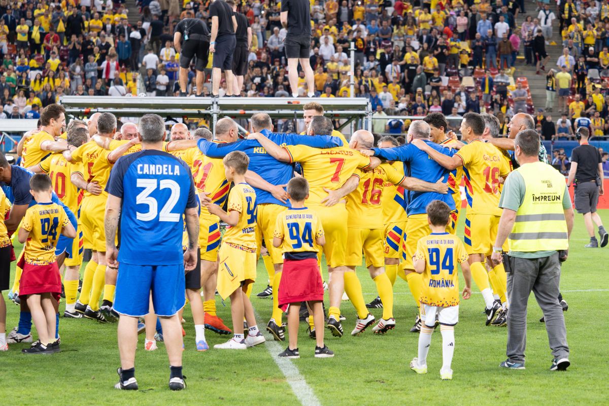 Imagini MEMORABILE cu Generația de Aur! „Mă uitam la Răducioiu, care plângea, Popescu plângea şi el... Plângeam toţi”