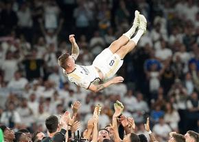 „Lacrimile copiilor mei m-au omorât!”. Toni Kroos a fost copleșit de emoții la ultimul său meci jucat în tricoul lui Real Madrid pe „Santiago Bernabeu”