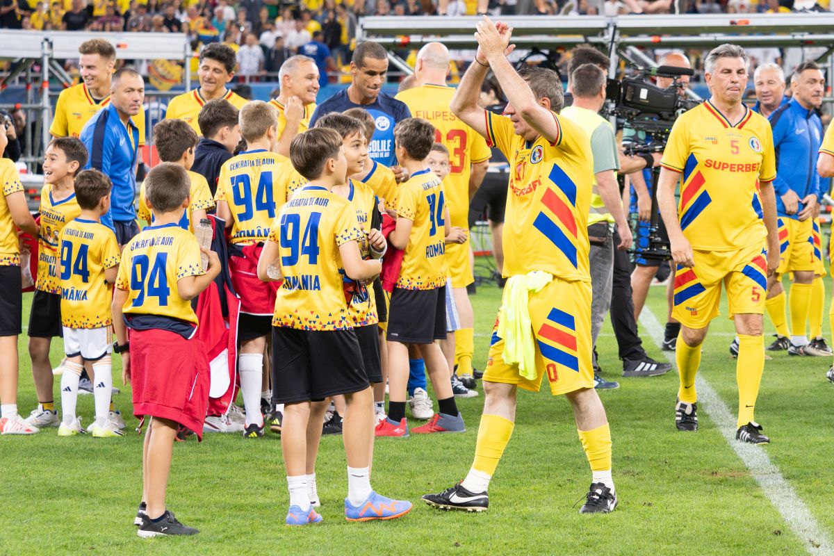 Imagini MEMORABILE cu Generația de Aur! „Mă uitam la Răducioiu, care plângea, Popescu plângea şi el... Plângeam toţi”