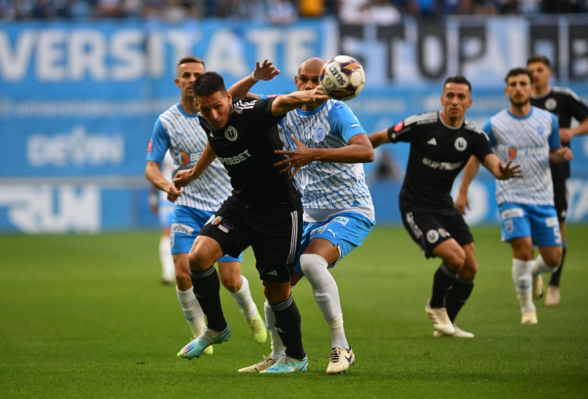 Ce nu s-a văzut la TV la meciul U Craiova - U Cluj » Un spectator a aruncat cu un obiect spre arbitrul Marcel Bîrsan, ce riscă oltenii