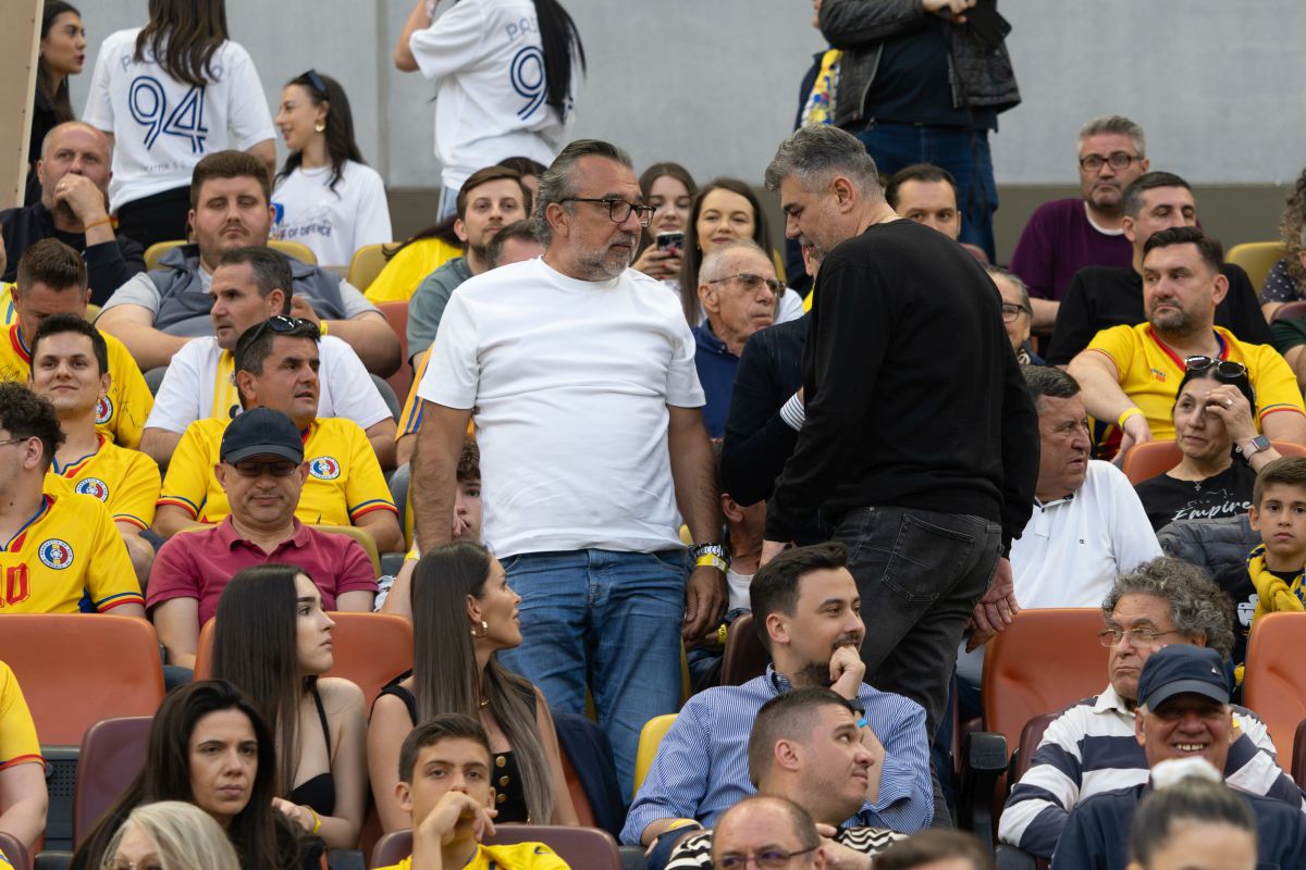 Mircea Rădulescu n-a avut loc pe banca naționalei, dar a stat la oficială cu Marcel Ciolacu și Victor Ponta