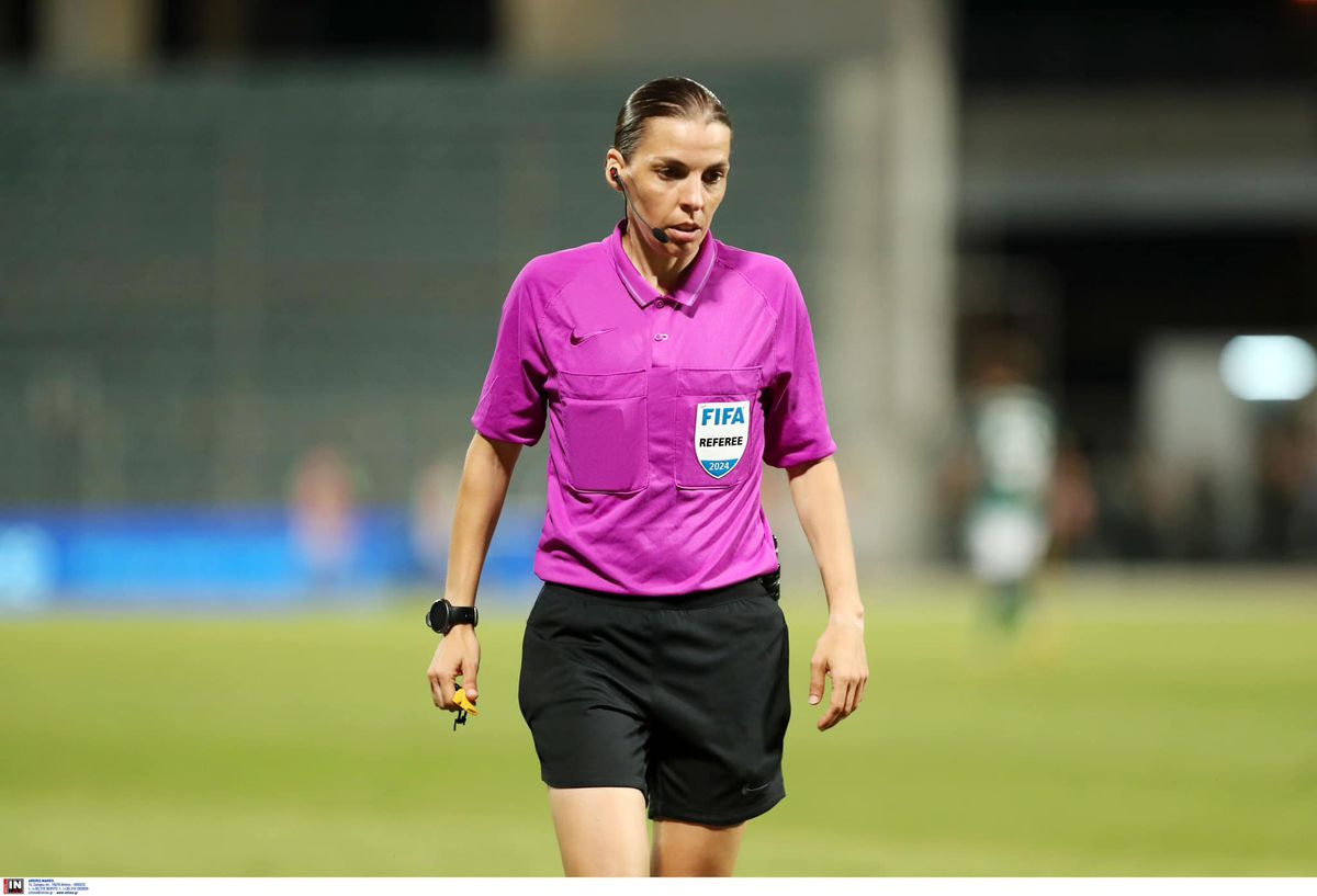 Caz șocant în finala Cupei Greciei dintre Panathinaikos și Aris! Arbitra Stephanie Frappart, escortată de poliție și alergată de jucători