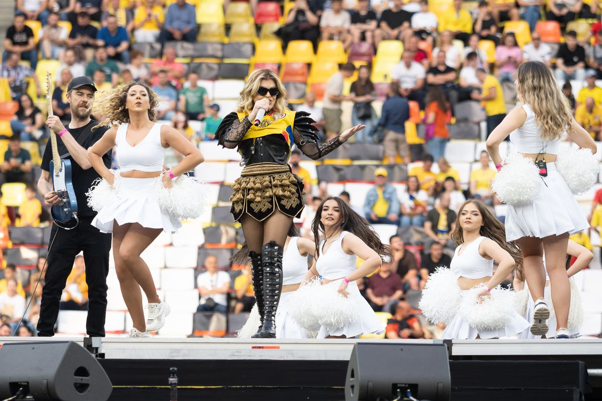 Loredana Groza, show de excepție pe Arena Națională! Apariție electizantă pe motocicletă și spectacol de zile mari